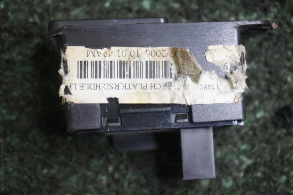 Cadillac STS 2008 interruptor de ventana de pasajero trasero OEM 25746449 Foto 2 de 3