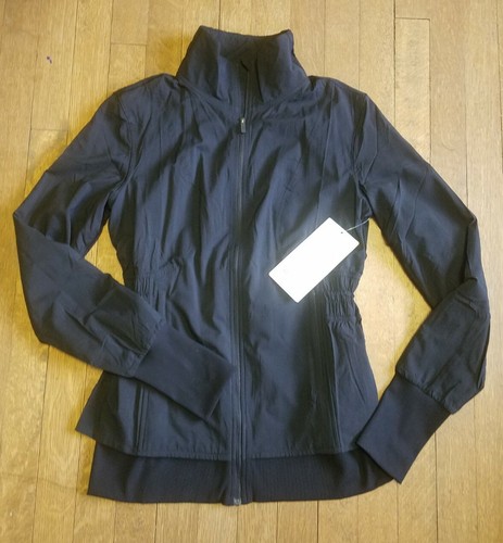 lululemon sights seen jacket review