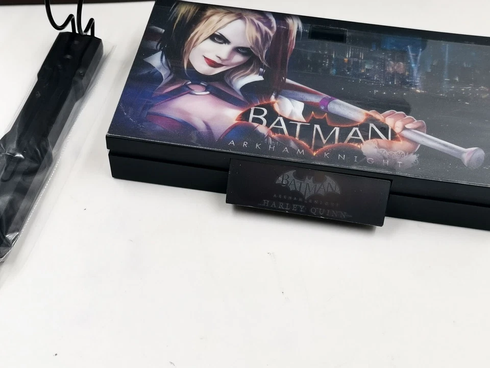 Stand Figure Hottoys 1/6 Accessories HT VGM041 Batman Arkham Knight Harley Quinn - Image 2 of 2