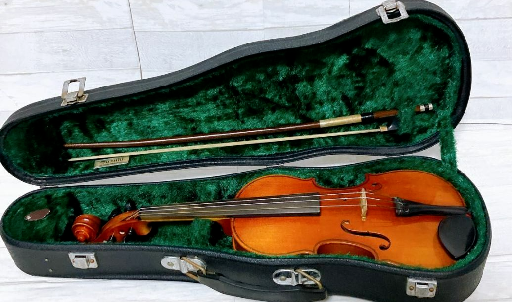 SUZUKI Violin No.220 1/8 Anno1979 Hard Case from Japan Used SUZUKI Violin No.220 1/8 Anno1979 Hard Case from Japan Used