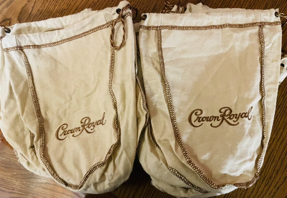 批量 18 件 Crown Royal 限量版搅拌机捣碎袋 棕褐色/奶油色和铜  — 第 2/3 张图片