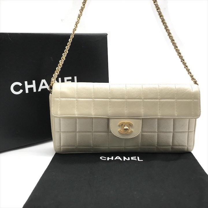 Vintage CHANEL Coco Mark Chocolate Brown Turn Lock Chain Shoulder Bag