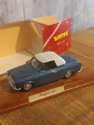 Peugeot 204 Cabriolet Verem - 1/43 - Bleue - Miniature De Collection En Boîte