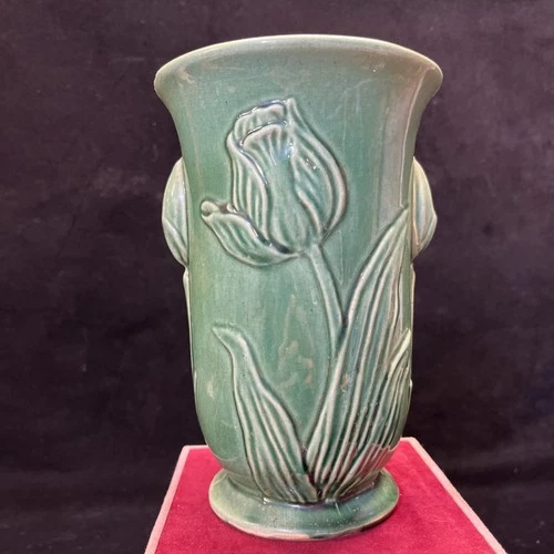 VINTAGE NELSON MCCOY POTTERY TULIP VASE #270