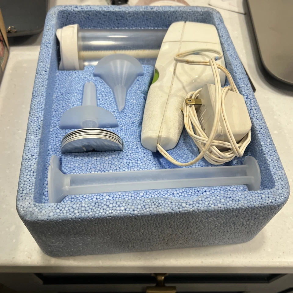 Vintage Wear Ever Super Shooter Electric Cookie Press 70001 Tested - Image 4 of 4