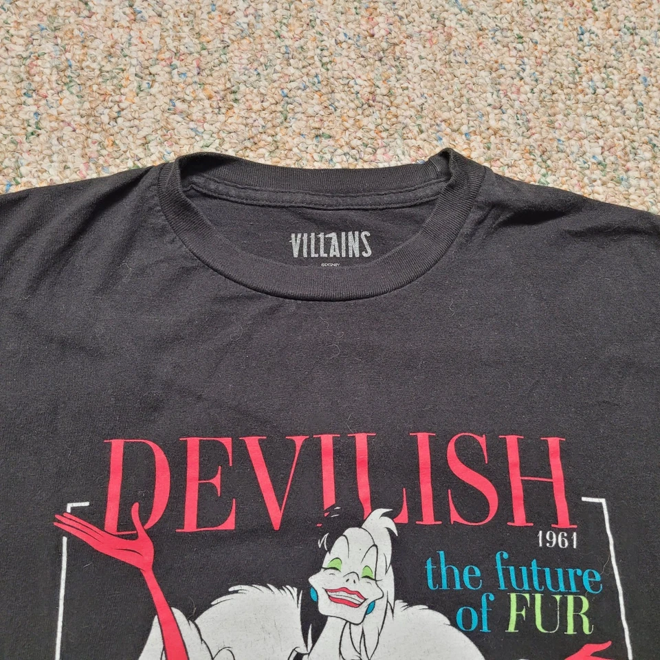 Camisa Disney Para Hombres Mediana Negra Villanos Cruella Deville 101 Dalmations Diavilish Foto 2 de 4