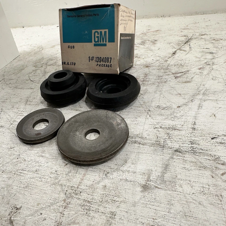 Nuevo Buje de varilla de puntal delantero Buick Electra LeSabre Wildcat L/R 1961-68 GM 1394097 Foto 3 de 4