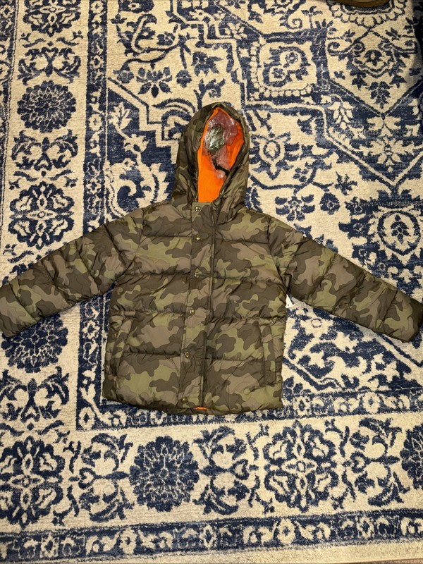 Amazon Essentials Boys HeavyWeight Hooded Puffer Jacket Green Camo Size Small 6