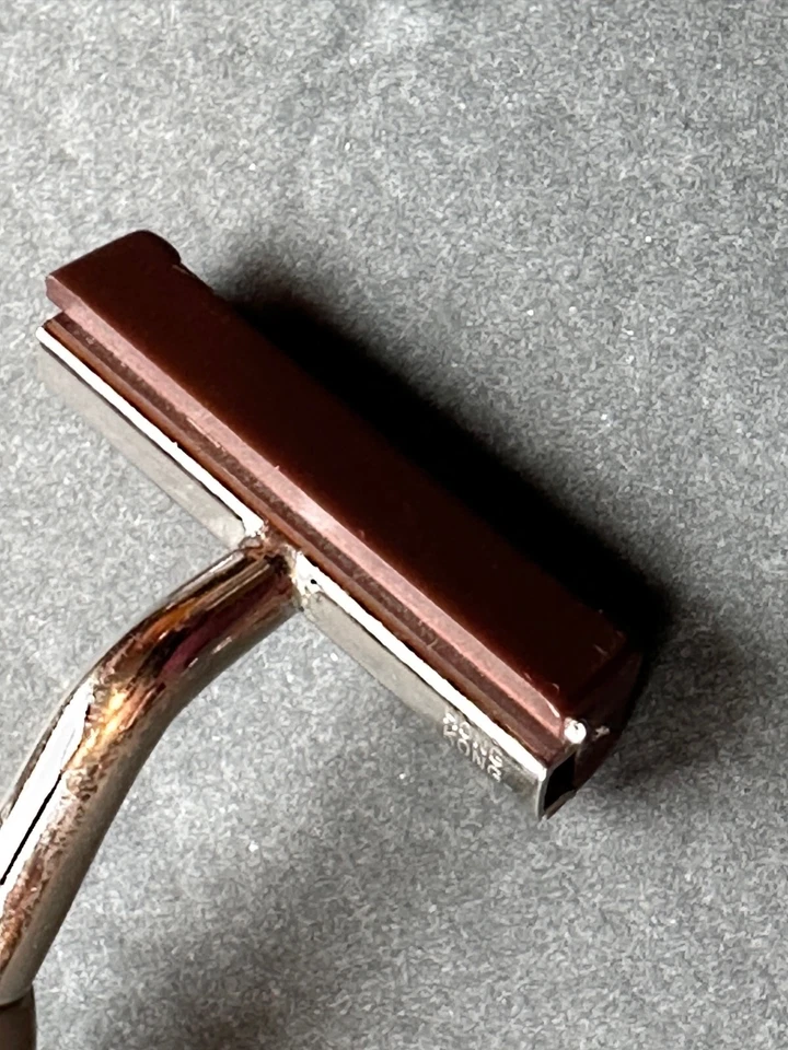 Maquinilla de afeitar cromada de un solo filo de colección usada pero nunca usada Foto 2 de 4