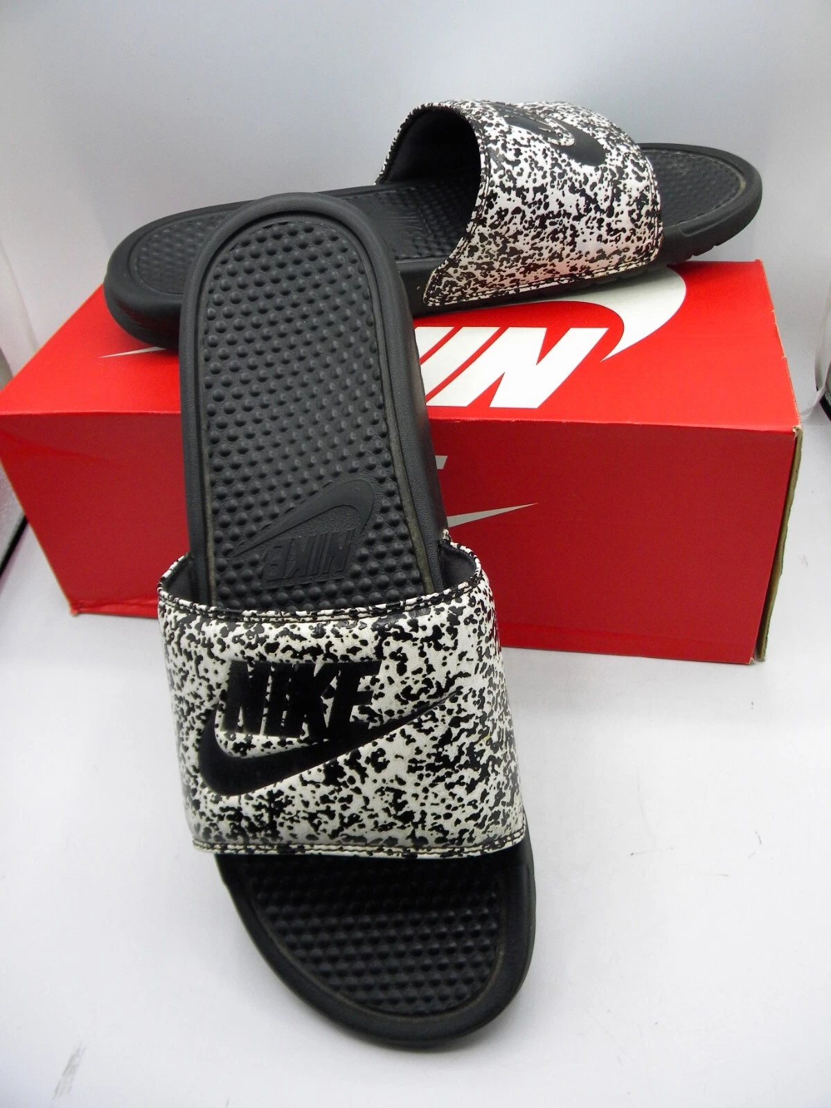 Nike 631261 100 Benassi JDI Sandali Slide Logo Nero Bianco Uomo Tg 14 M