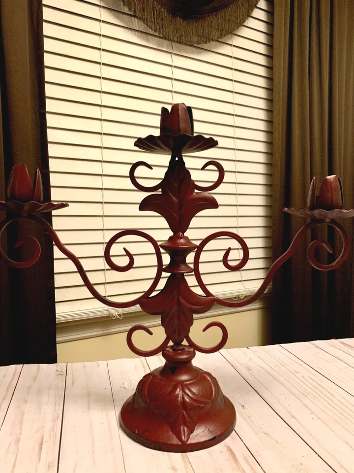 Hermoso candelabro de mesa de 3 brazos de hierro forjado rojo campo francés Foto 3 de 4