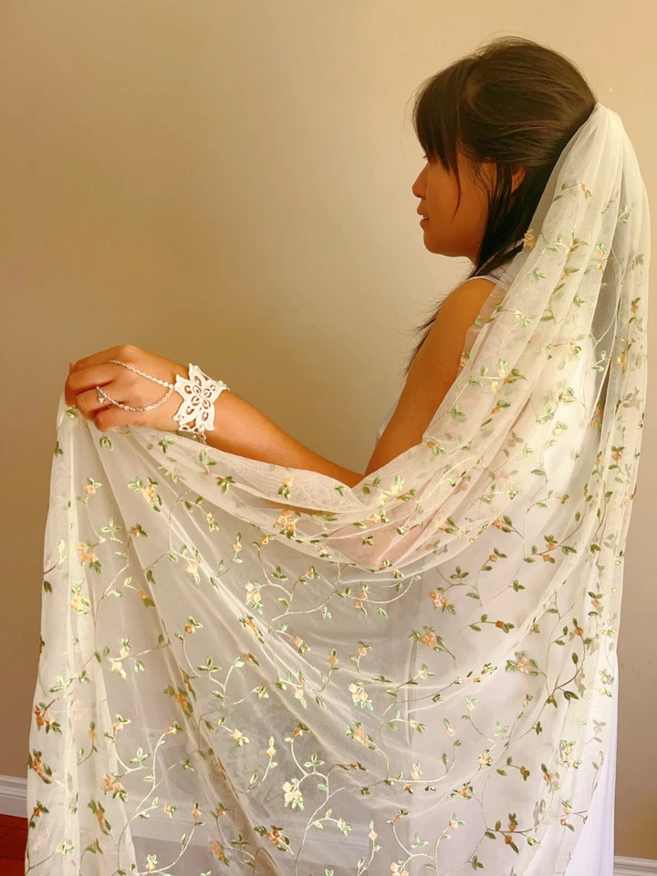 Velo Flor Silvestre Estilo Más Largo, Bordado Color Beige Velo Flores Florales Boda Foto 3 de 4