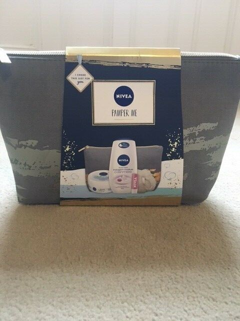 nivea pamper me gift bag