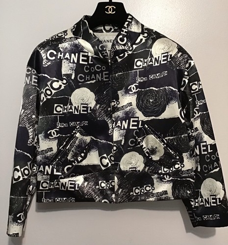 2020 Chanel black & white print Bomber jacket, sz. 38, made in France, 6 buttons