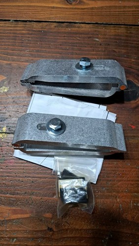 2 L&R GM BED POCKET MOUNTING CLAMPS FOR TRUXEDO TONNEAU COVER