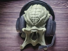 Predator Headphone Stand - Alien Headset Holder - Gift for Gamer - Dad Gift Idea