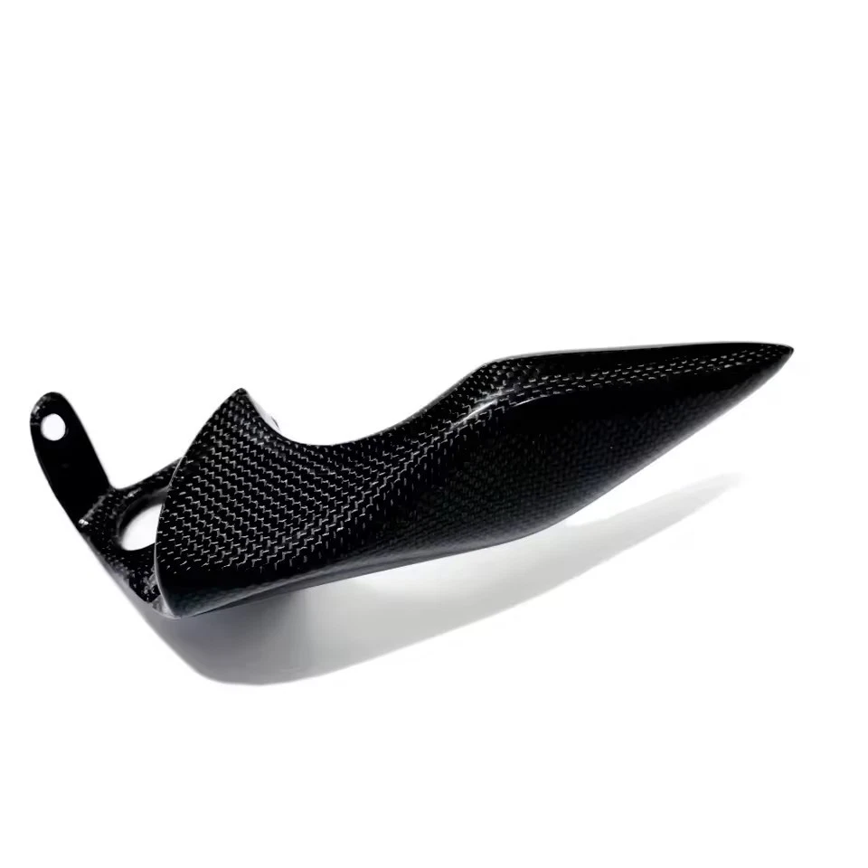 Cubierta protectora de cadena inferior de fibra de carbono para DUCATI Panigale V4 S/R 2020-2024 Foto 2 de 4
