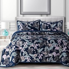 Indulgent Oversized Velvet Quilt Set Twin with Floral Pattern  Shams