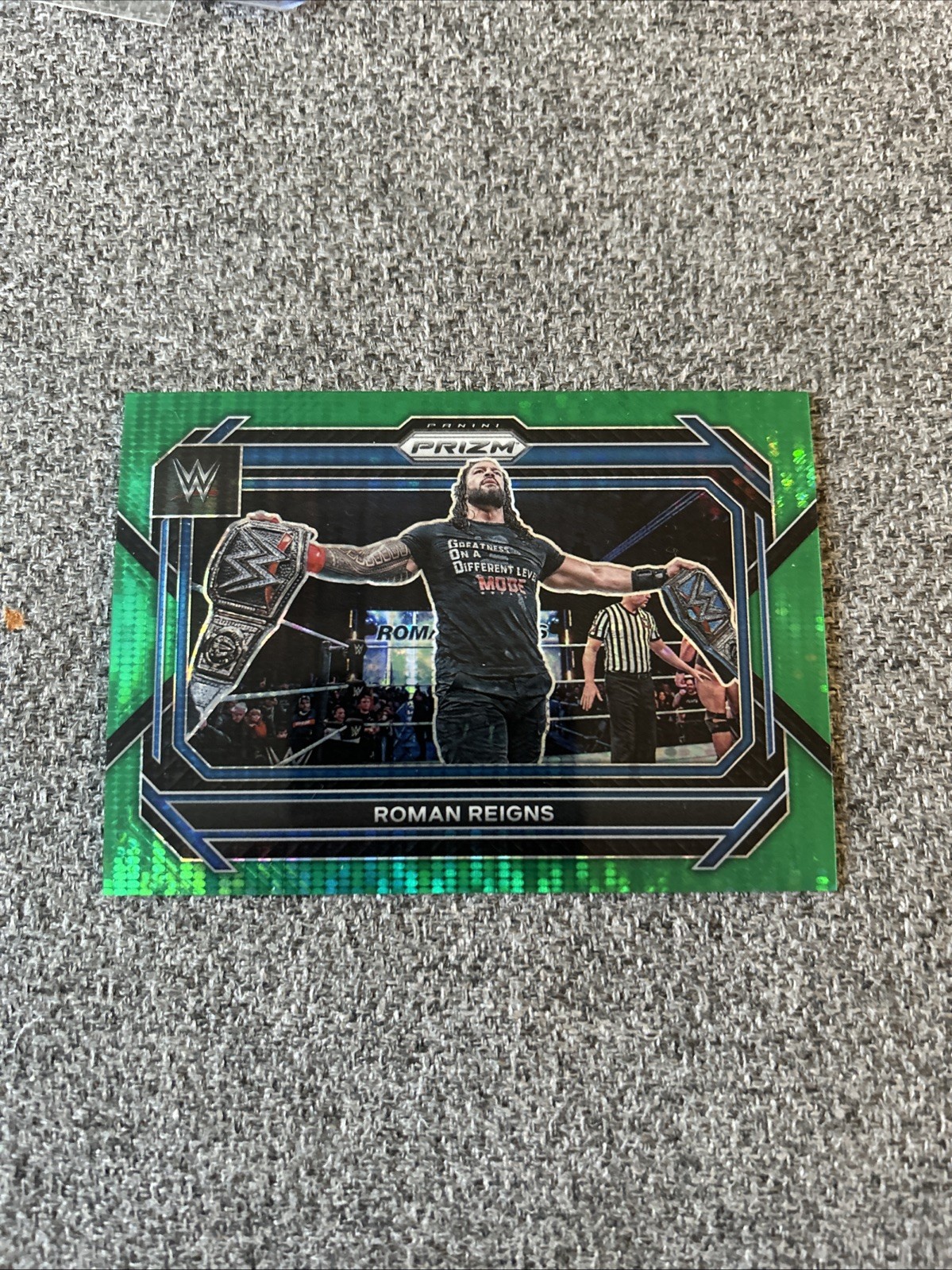 Roman Reigns 5/25 - 2023 Prizm WWE #29 - Green Pulsar Prizm  WrestleMania