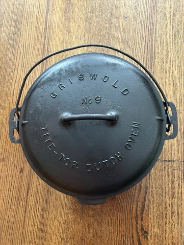 Griswold Tite Top No. 9 Cast Iron Dutch Oven P/N's 2552 & 834