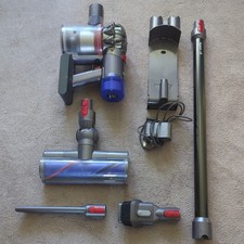 Genuine Dyson V8 Vacuum Cleaner - very clean Fully working