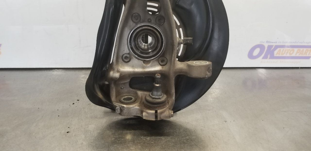 Bentley Bentayga FRONT+LEFT Steering knuckle