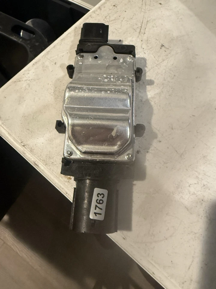 Ford Focus 2012 módulo de ventilador de refrigeración OEM Foto 2 de 4