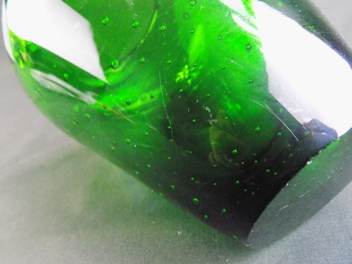 HEAVY Emerald Green 5.75" Art Glass Vase Asymmetrical Controlled Bubble READ - Picture 9 of 9