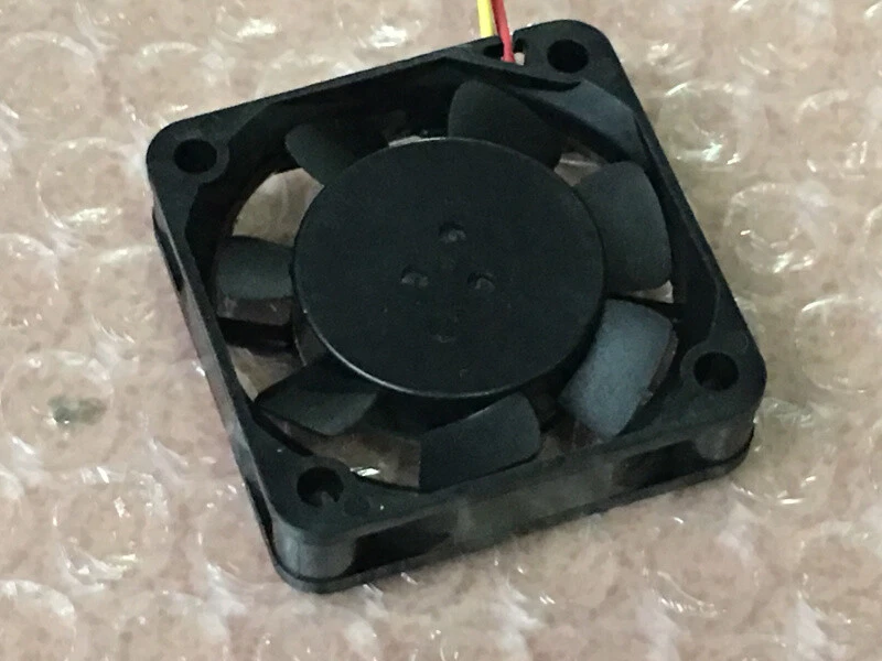 1pcs Nidec U40X12MHZ7-52 3-wire 12V 0.10A 4cm 3pin for projector fan - Image 3 of 3