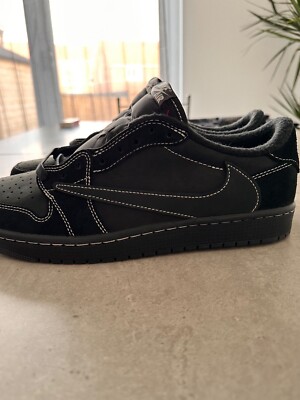 Nike x Travis Scott schwarz, Gr. 10 UK, nagelneu mit Karton und Schnürsenkeln, Kontakt