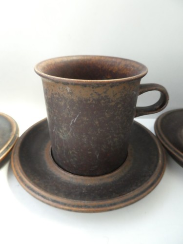 4 ARABIA RUSKA COFFEE CUPS MUGS & SAUCERS MID CENTURY VINTAGE SCANDINAVIAN - Picture 4 of 6