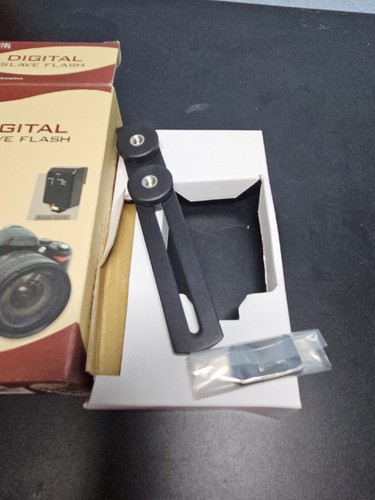 Digital Concepts Slave Flash For Digital SLR Cameras - Picture 4 of 5