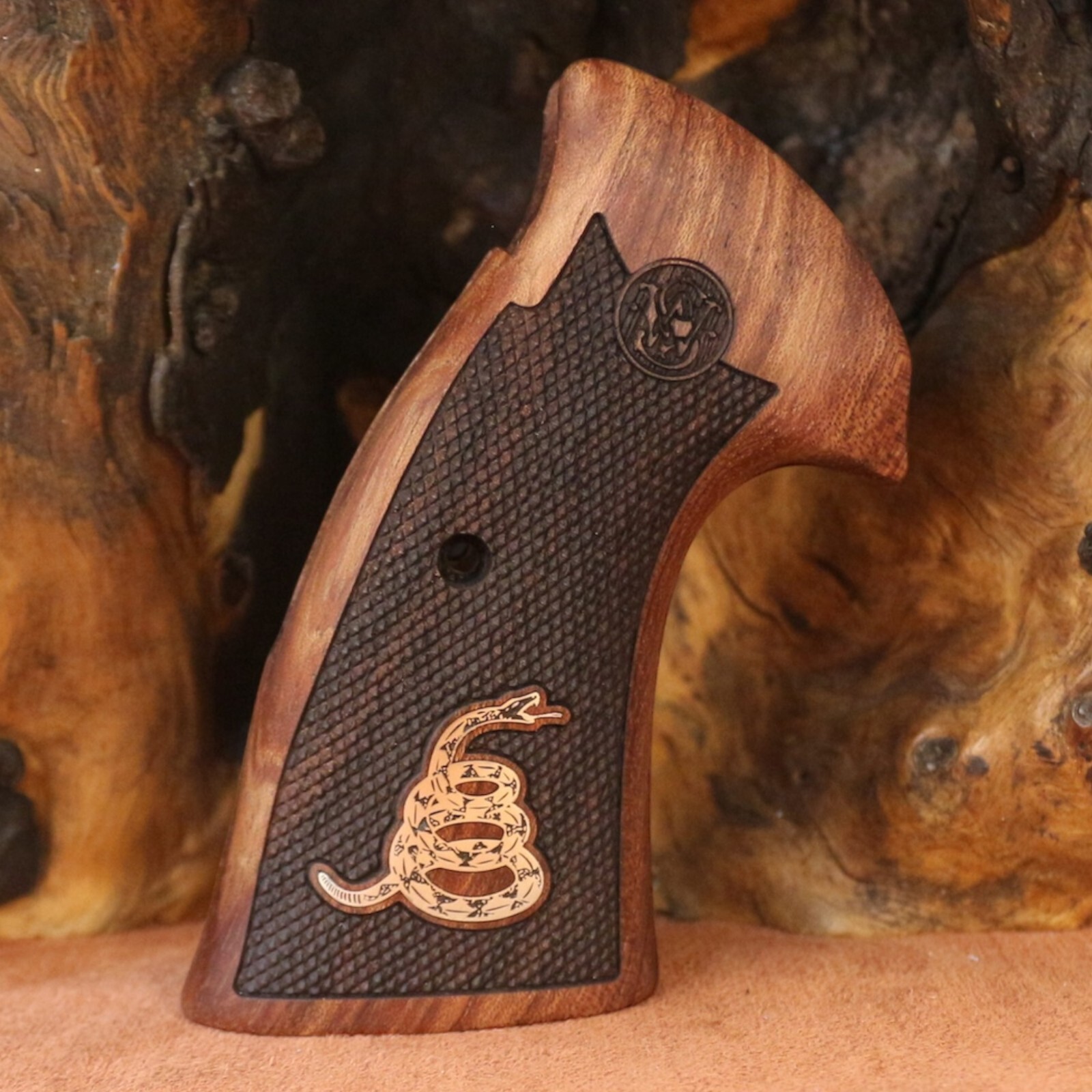 Smith Wesson N Frame Roundbutt Rosewood Grips, Dont Tread On Me Silver Logo