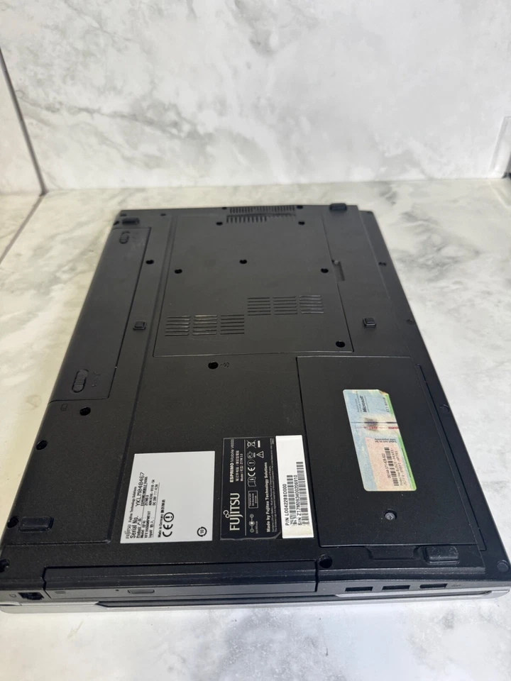 Raro Notebook Fujitsu Esprimo Mobile V6555 Intel Core 2 Duo – No Test - Immagine 3 di 4