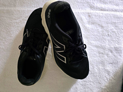 New Balance Fresh Foam 880 Women's Low Top Lace-Up Black/White Sneaker W880CK14