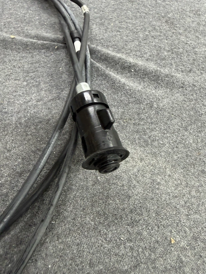 Cable de liberación de puerta de combustible Honda Odyssey 2011-2017 con palanca interior OEM Foto 3 de 3