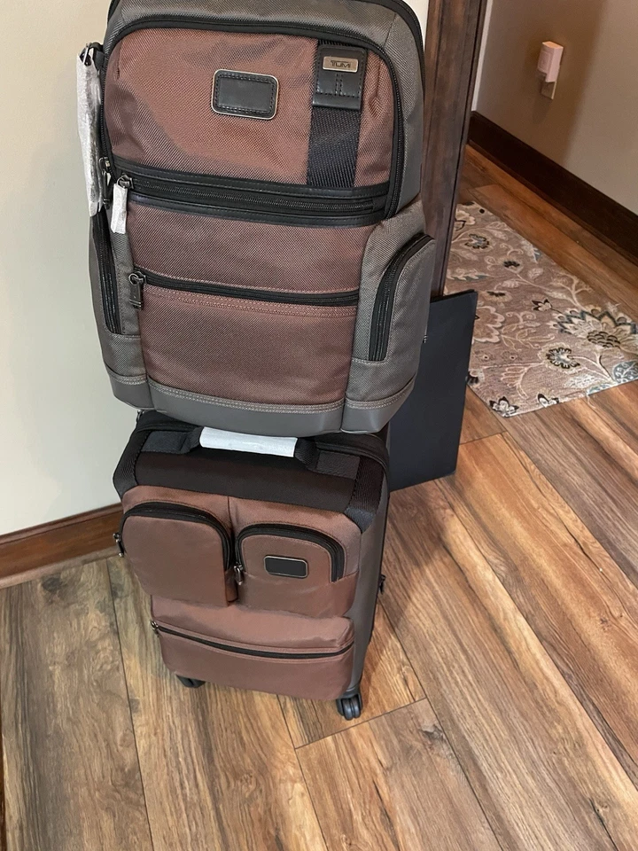 NEW Tumi set- Continental Expandable 4 Wheel Packing Suit Case+Parrish Backpack - Image 4 of 4