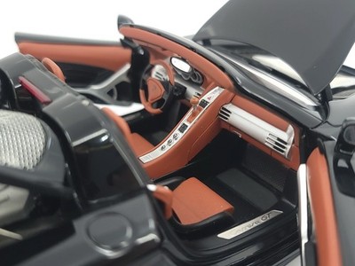 AUTOart 1:18 scale Porsche Carrera GT Black / Red Interior 78042