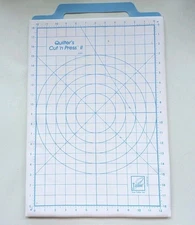 Quilter's Cut'n Press II 12" x 18" Two Sided Grid Mat Press and Square Craft DIY