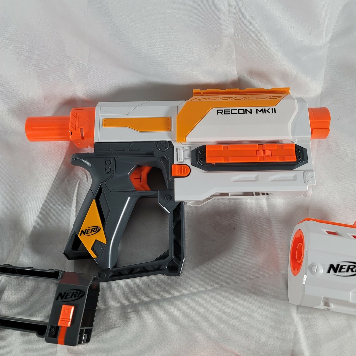 NERF トイガン Nerf Fortnite Elite とNERF FORTNITE のトイガン - メルカリ