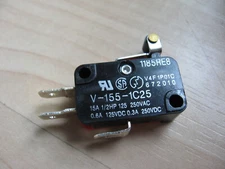 Omron Micro Limit Switch V-155-1C25 with 1/2" Roller Lever 15A 125/250VAC #E66E