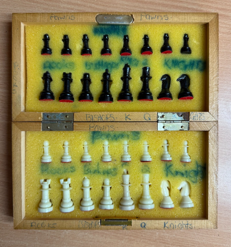 Vintage Magnetic Travel Chess Set - Picture 4 of 11