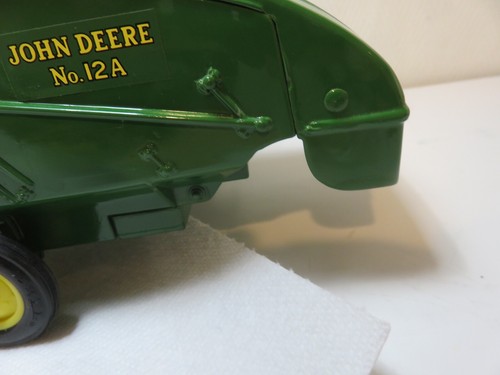 Ertl John Deere 1:16 scale diecast 12A model 5601-9004 combine USA stamped - Picture 9 of 12