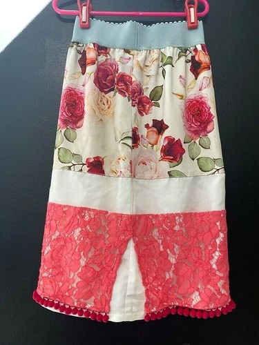 GIRL'S JAKIOO MONNALISA EURO BOUTIQUE FLORAL LACE SKIRT POM POM TRIM SZ 8 - Picture 4 of 10
