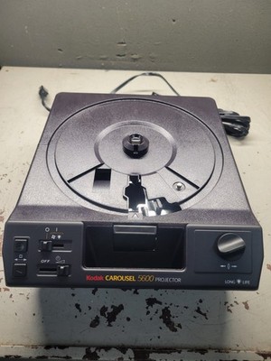 KODAK 5600 Carousel Slide Projector *Missing Lens*
