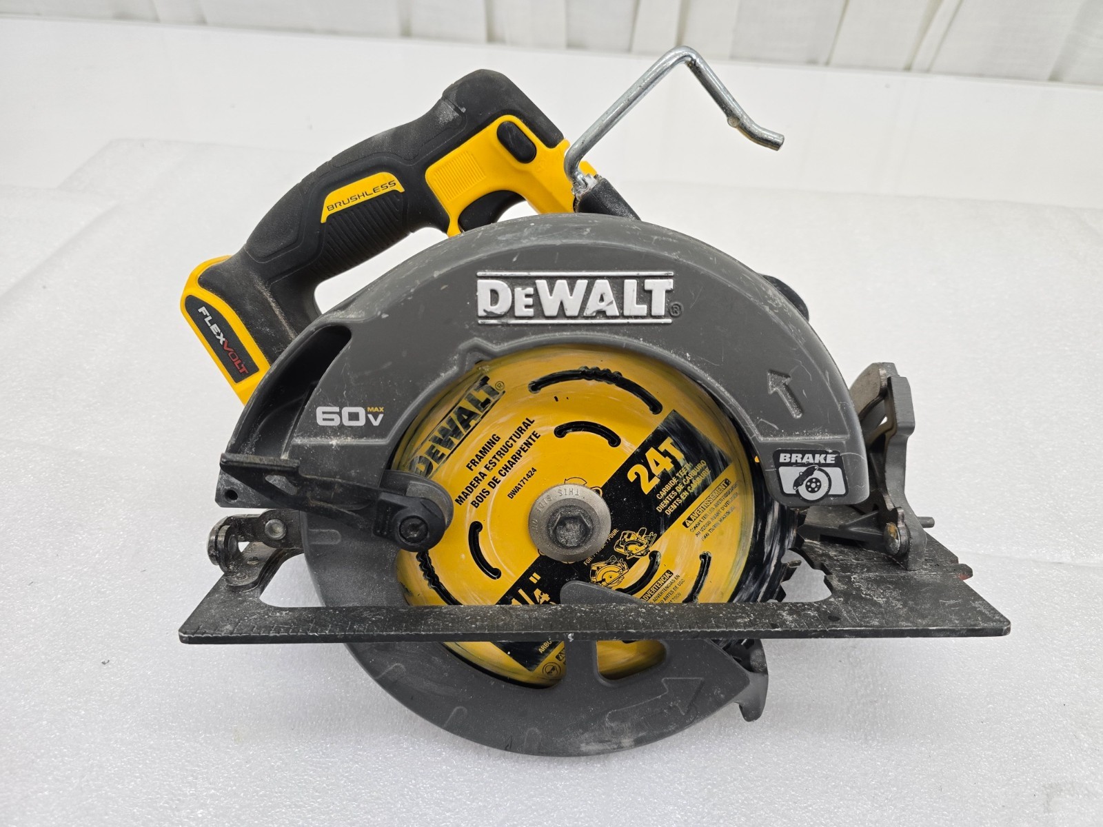 DEWALT DCS578 FlexVolt 60V Max 7-1/4" Brushless Circular Saw