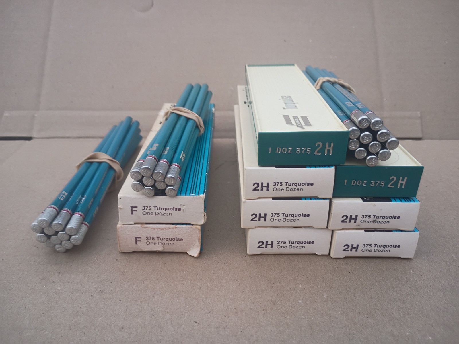 Lot 11 Dozen + 2h F 4h