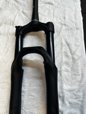 Giant Crest 34 27.5 130mm Travel Boost 110x15 Axel Brand New Unused