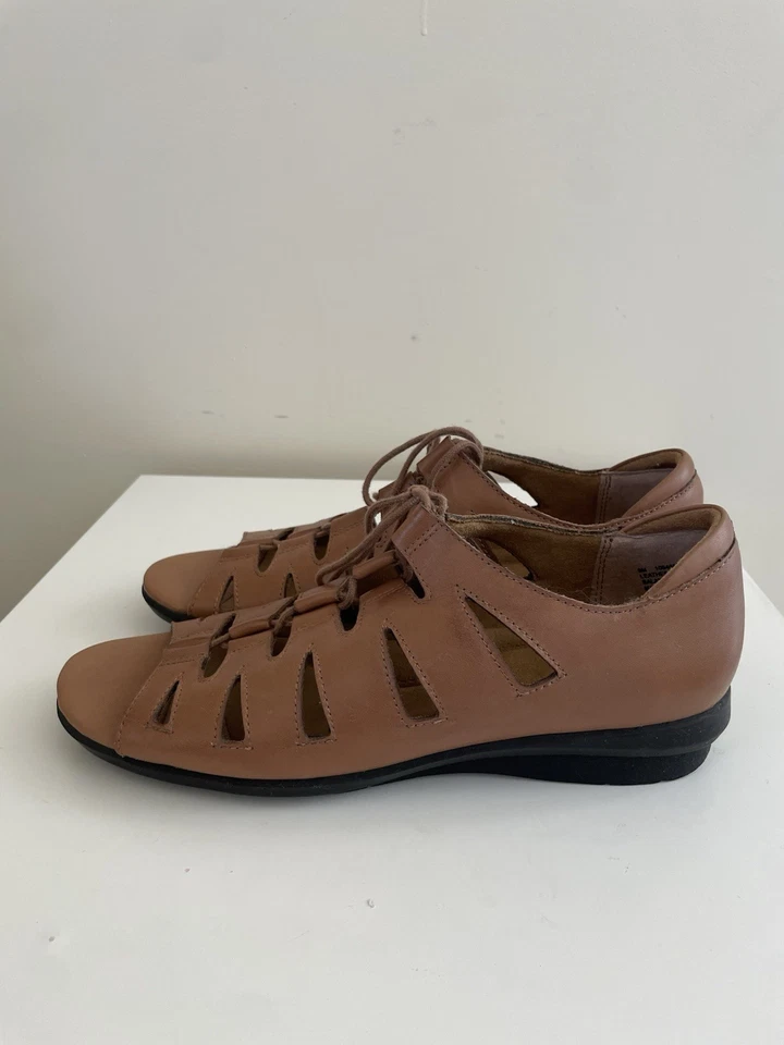 Array Women’s Brown Leather Gladiator Sandals Flats Shoes Size 9 M New On Box  - Image 4 of 4