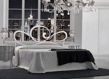 Letto in ferro Matrimoniale Giroletto Cupido bianco satinato